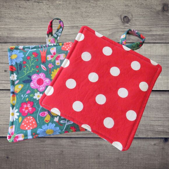 Potholders, Set of 2, Reversible Mushrooms and Red and White Polka Dot Hot Pads - Picture 6 of 6